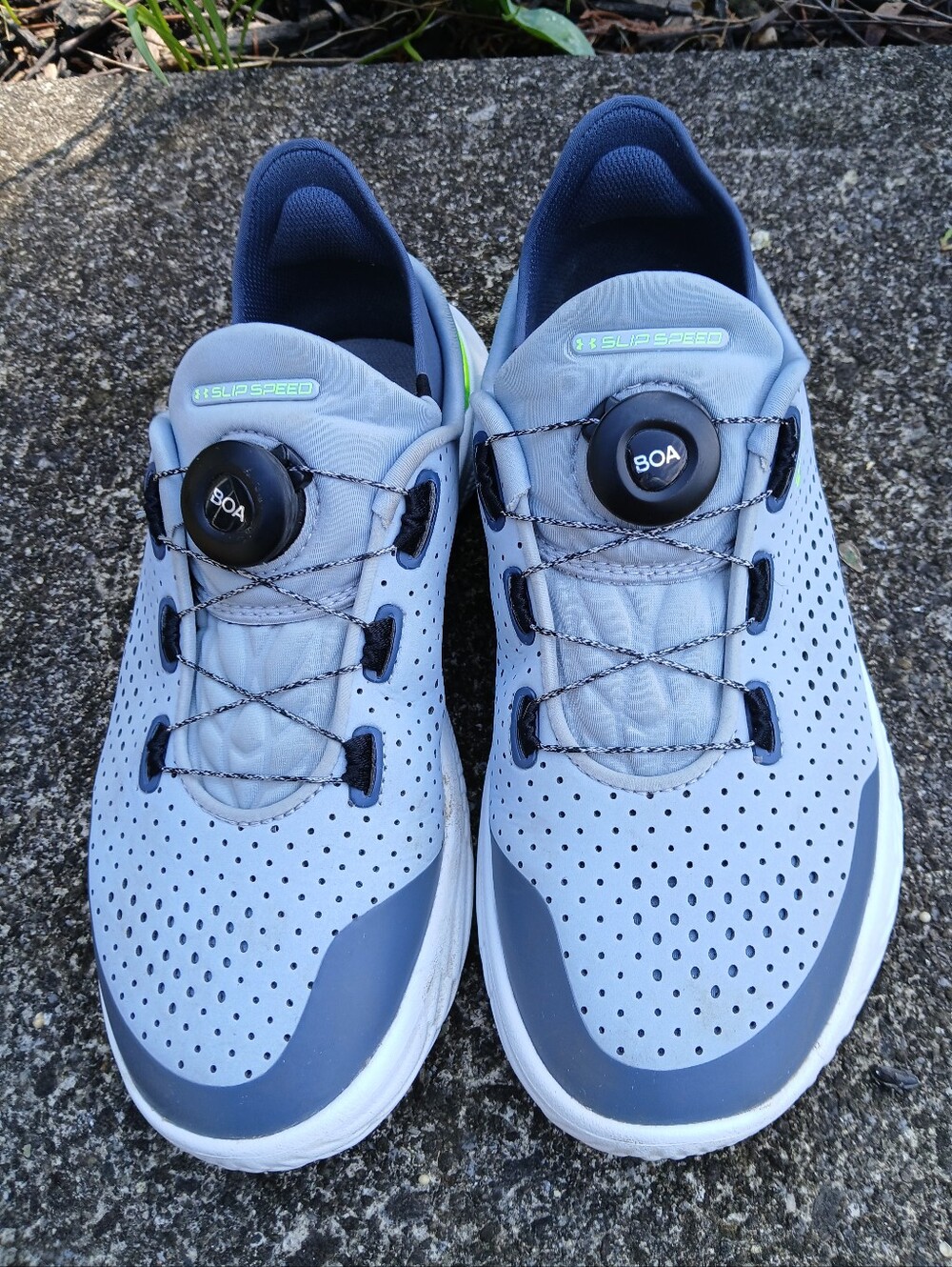 Under Armour Women's Size 8 Light Gray Athletic Shoes with Neon Green Accent - Picture 9 of 9